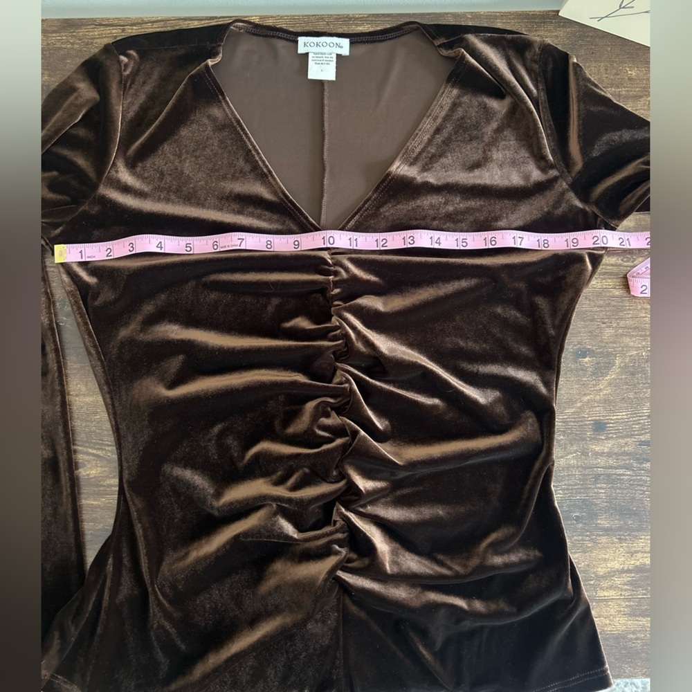 Luxurious Brown Velvet Ruched Blouse - Picture 6 of 6